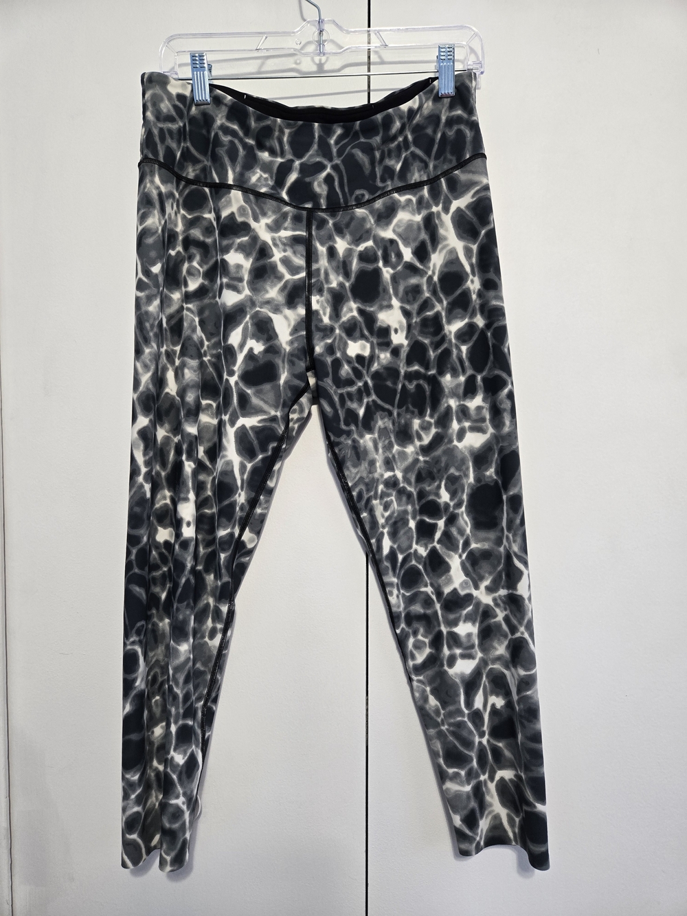 Victoria's Secret Sport Water Print Leggings‎ XL Gray Black Yoga Gym Pants